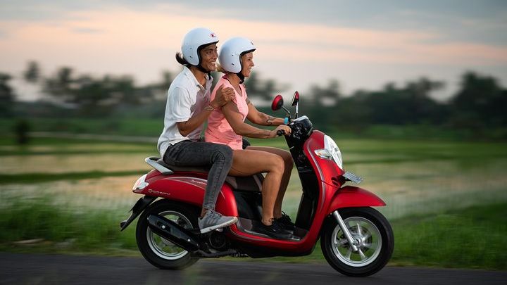 Bali, Canggu Private Scooter Moped Lessons