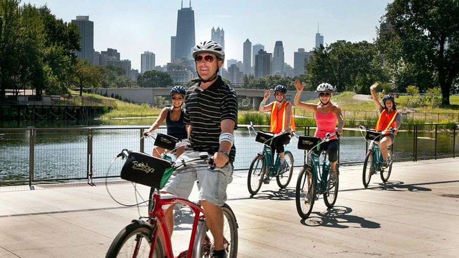Chicago Highlights: The Loop Small-Group Cycling Tour