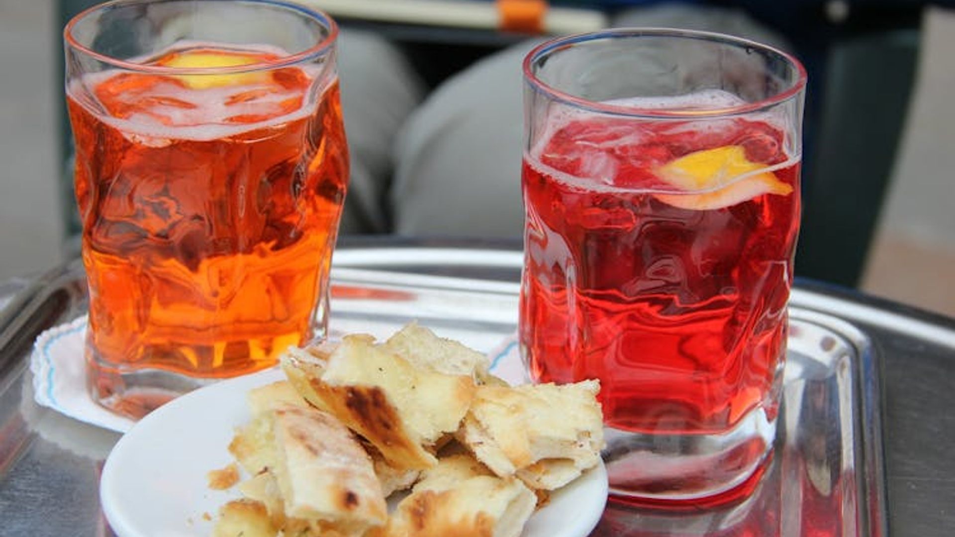 Verona guided walking food tour with aperitivo