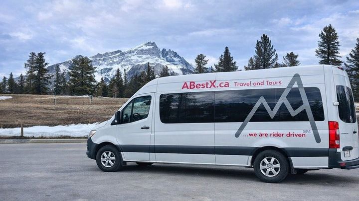 Private Calgary Airport (YYC) to Banff Shuttle Service