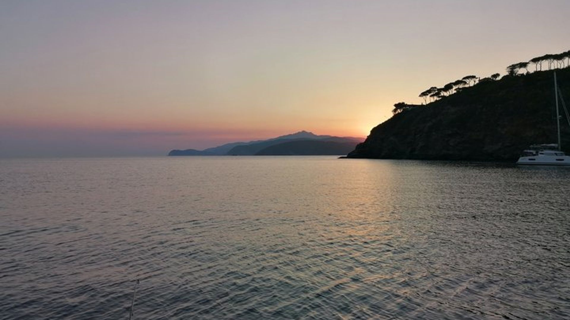 Fishing on the Island of Elba with aperitif and dinner on board