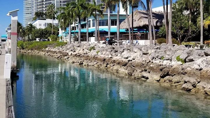Miami 6-Person Private Boat Rental