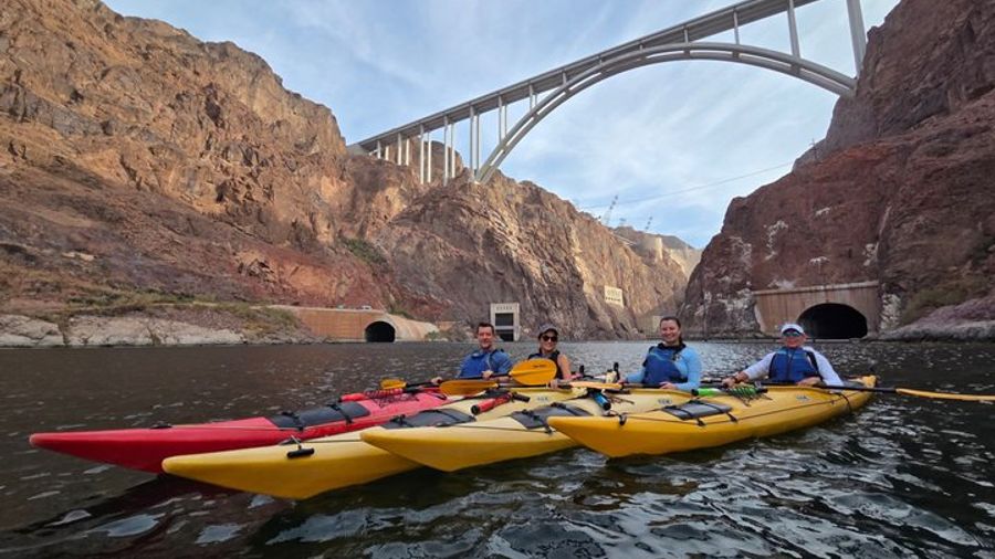 Hoover Dam Small-Group Kayaking and Hot Springs Trip