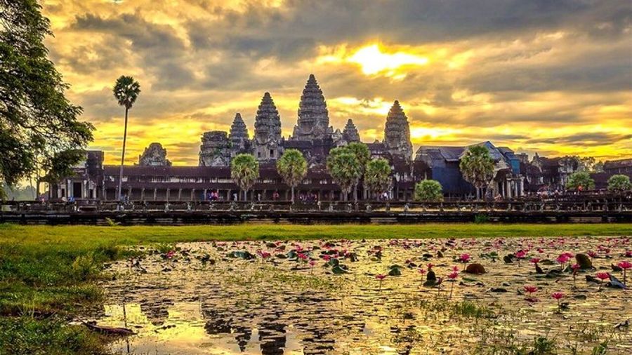 Angkor Wat Private Day-Long Tour with Sunset
