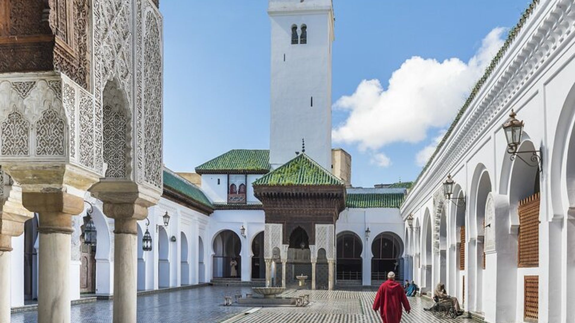 Fez Medina Private Guided Half-Day Walking Tour with Transfers
