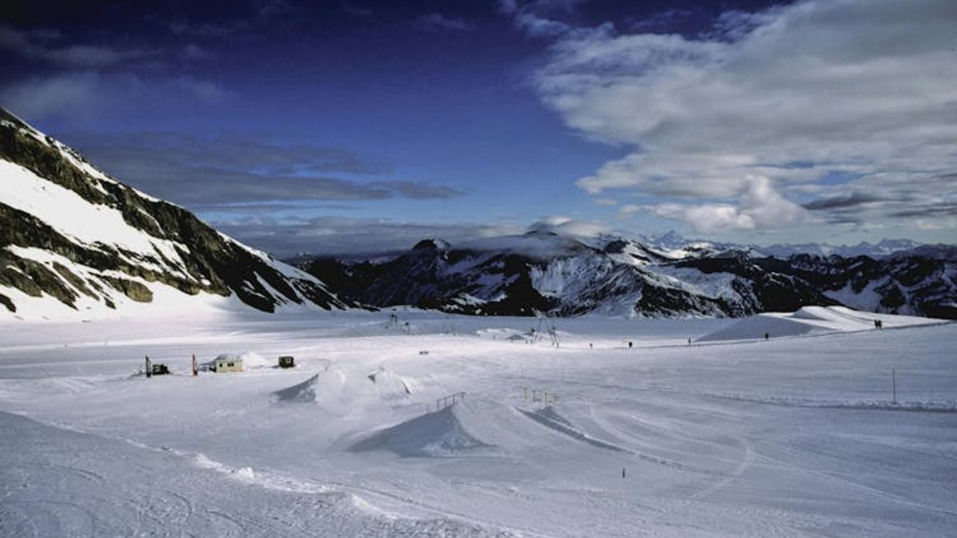 Full-day tour to Glacier 3000 and Montreux from Geneva