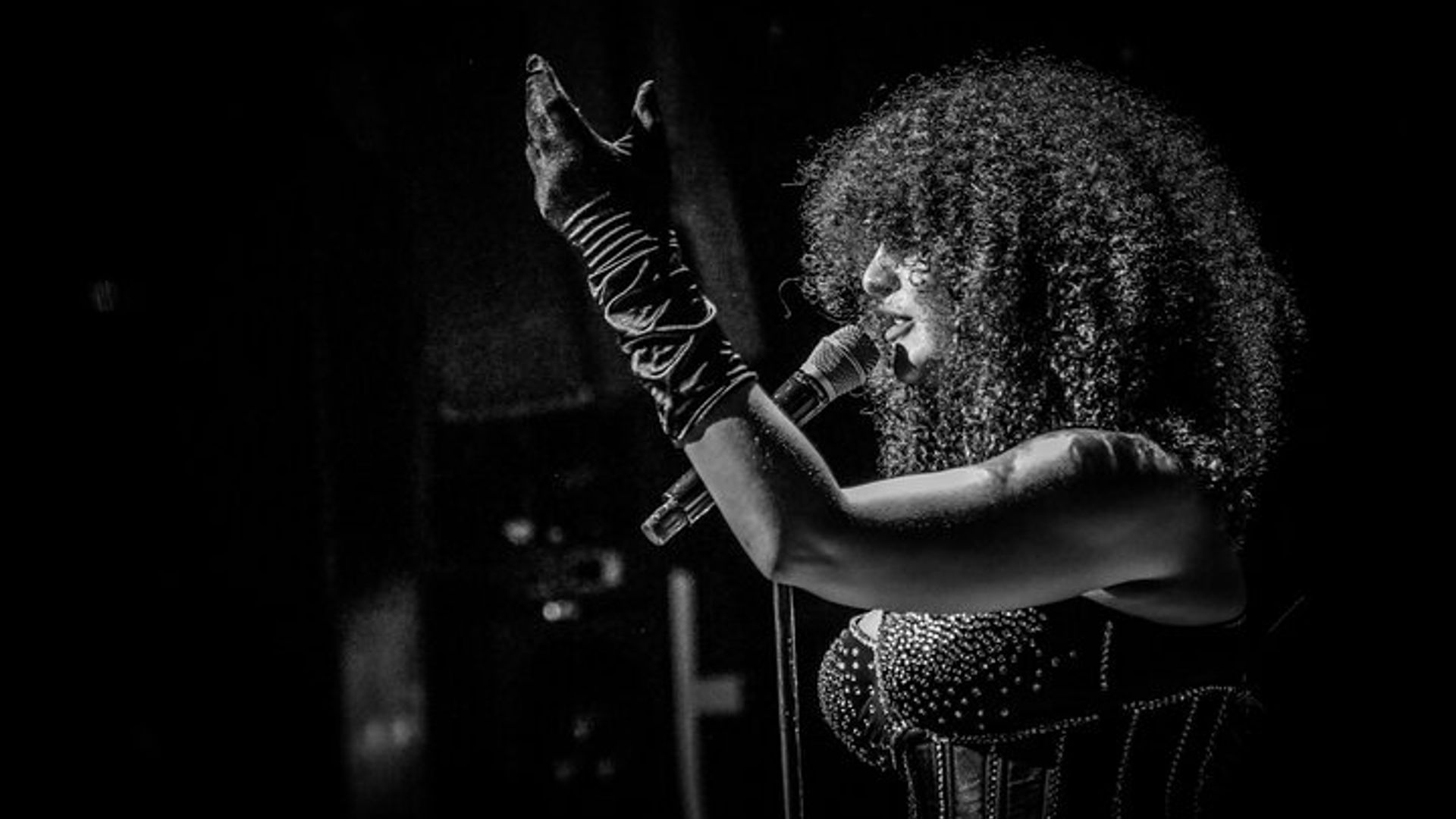 Paris : billets pour le spectacle du cabaret Paradis Latin avec champagne