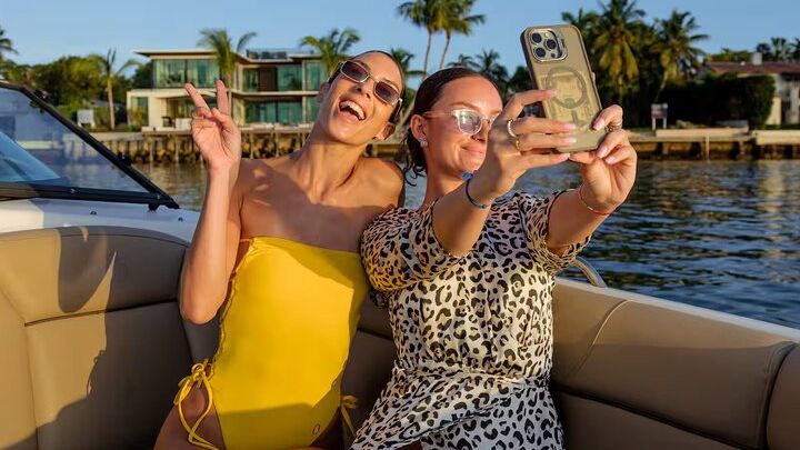 Miami: Luxury Private Boat Tour & Sandbar Experience