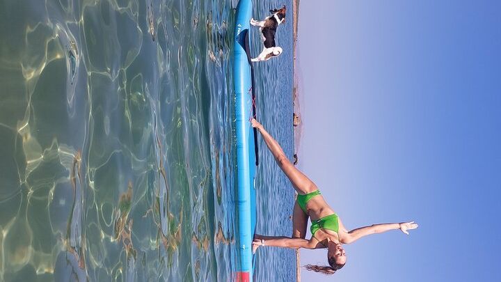 Chania: Stand-Up Paddleboard Pilates Small-Group Class