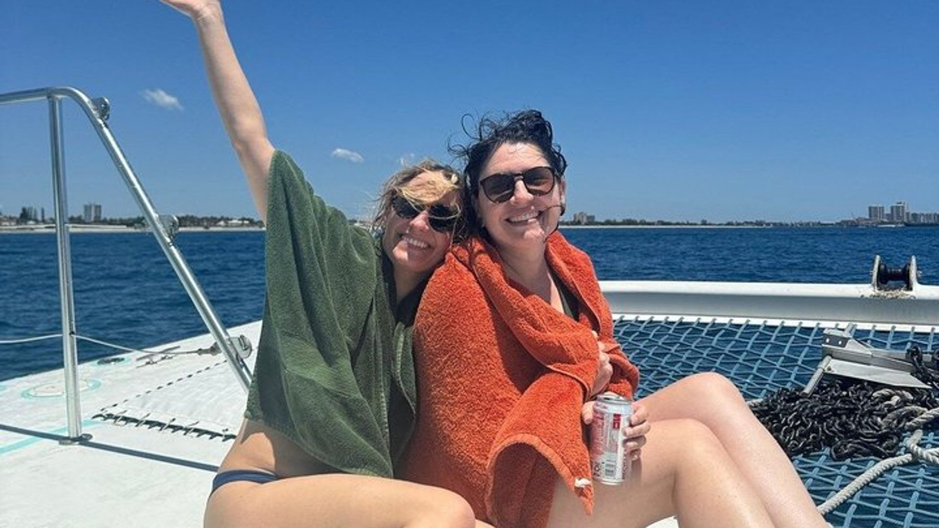 Crucero por el puerto Happy Hour – cerveza artesanal y vino de cortesía