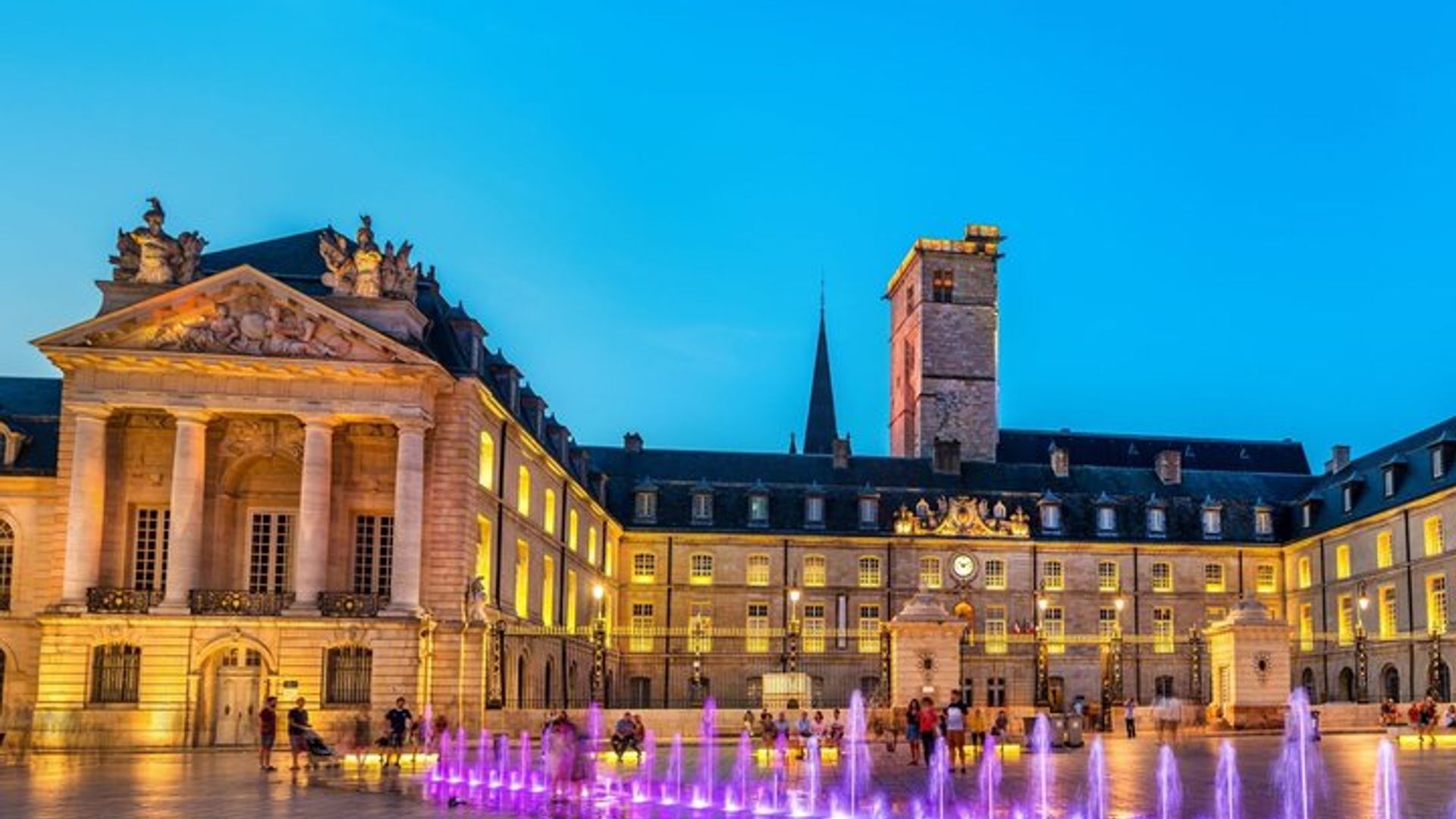 Dijon búsqueda del tesoro & Highlights tour a pie autoguiado