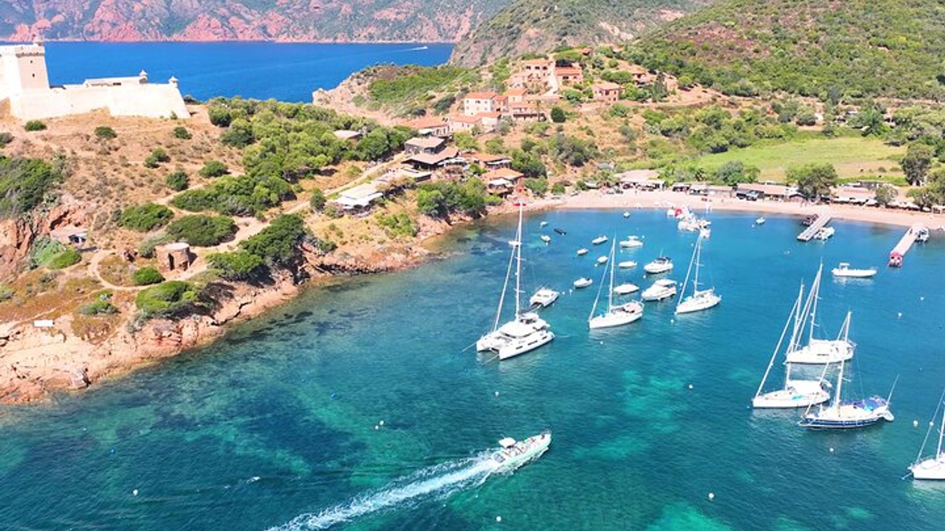 Escursione da L'ILE Rousse a Scandola e Girolata