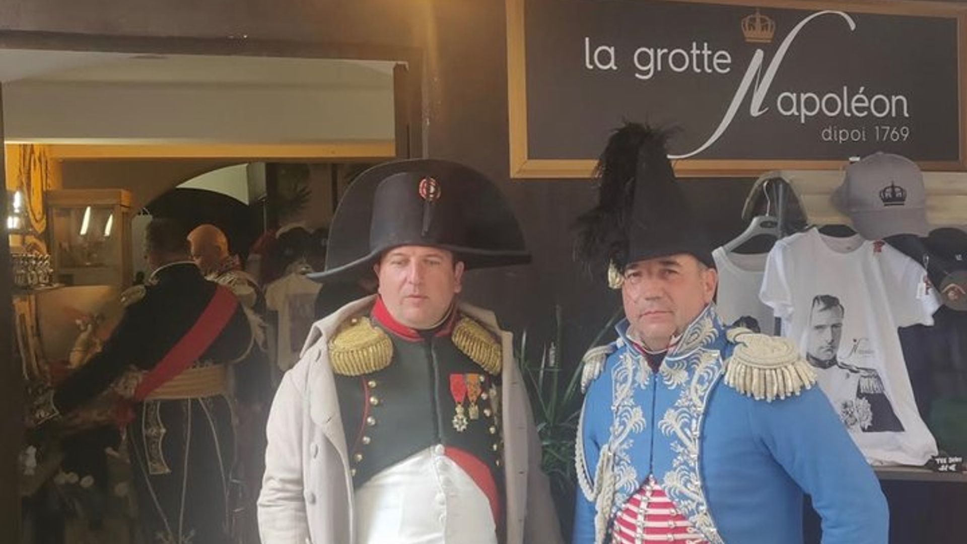 Napoleon Cave - Entertainment - Discovery/drink package