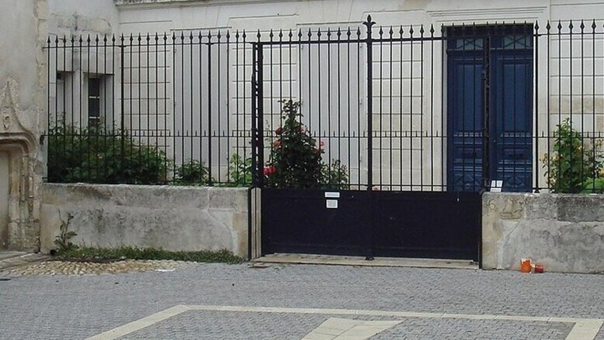 La Rochelle Self Guided Tour of Salt and Slave Ships