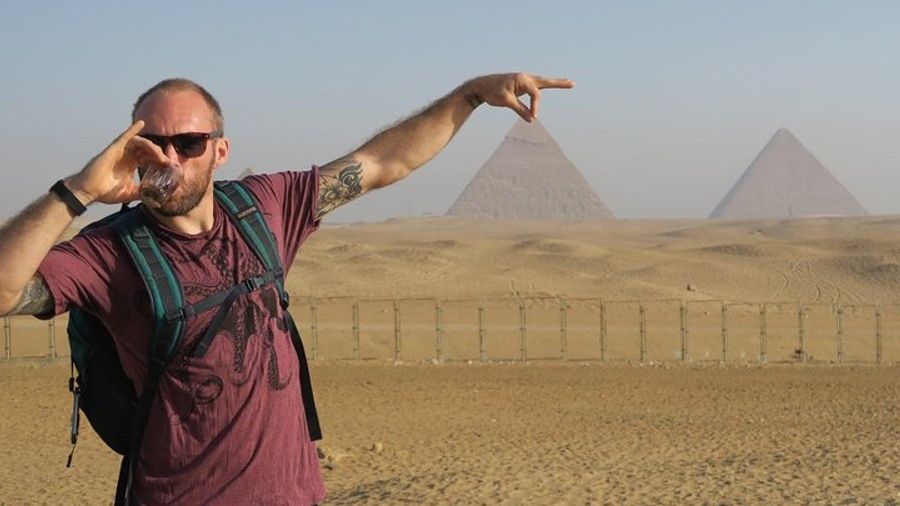 Private Guided Tour to Giza Pyramids Egyptian Museum & Khan El Kahlili Bazaar