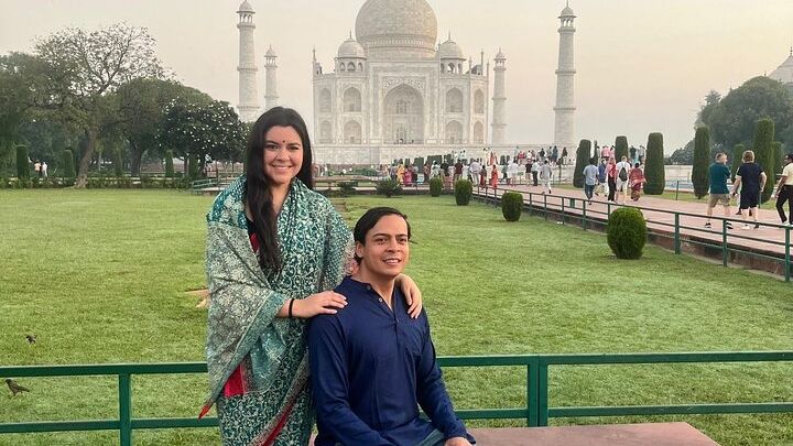 Taj Mahal, Agra Fort & Baby Taj Tour from Delhi with Meal