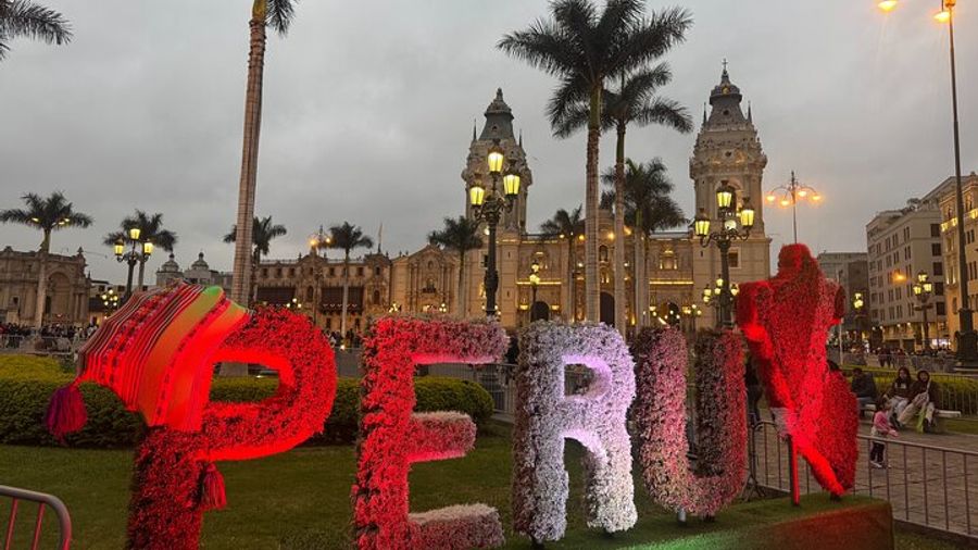 Lima Catacombs and Historic Center Small-Group Nighttime Tour
