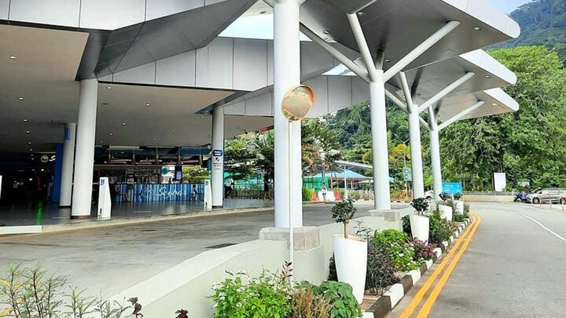 Seychelles Private One-Way Airport Transfer