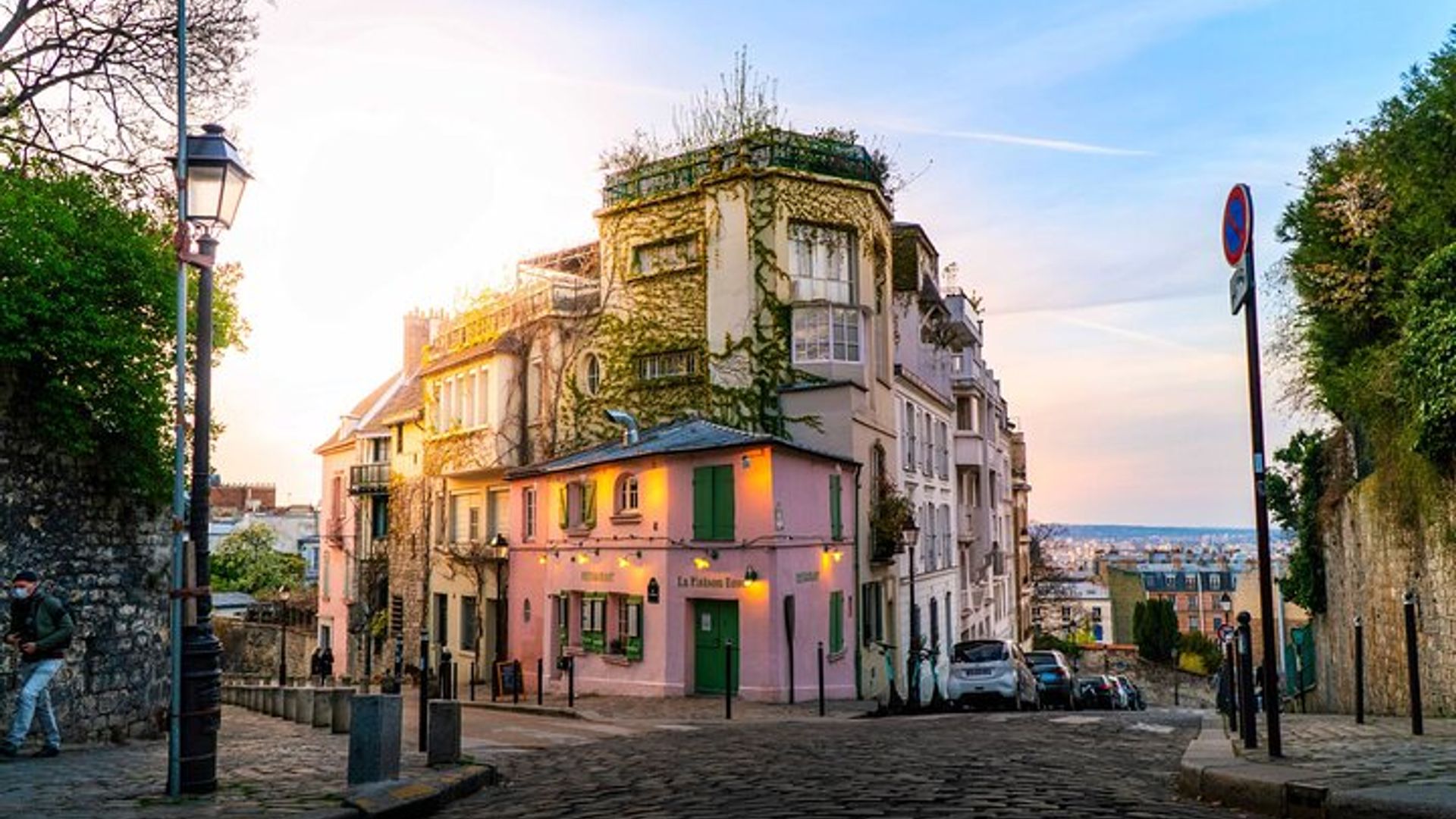 Guided tour of Montmartre and Cruise on the Seine