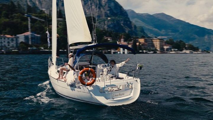 Lake Como Shared Boat Tour: Aperitivo and Prosecco Included
