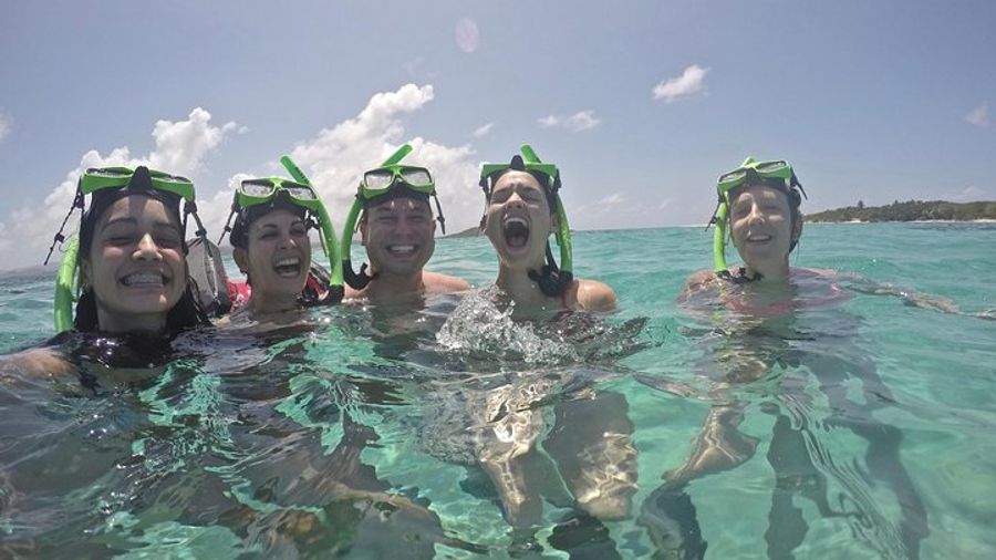 Icacos Beach Day Package with Water Taxi Transport from Fajardo