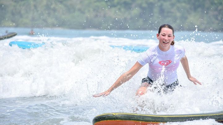 Manuel Antonio 2-Hour Surf Lesson with Hotel Pickup