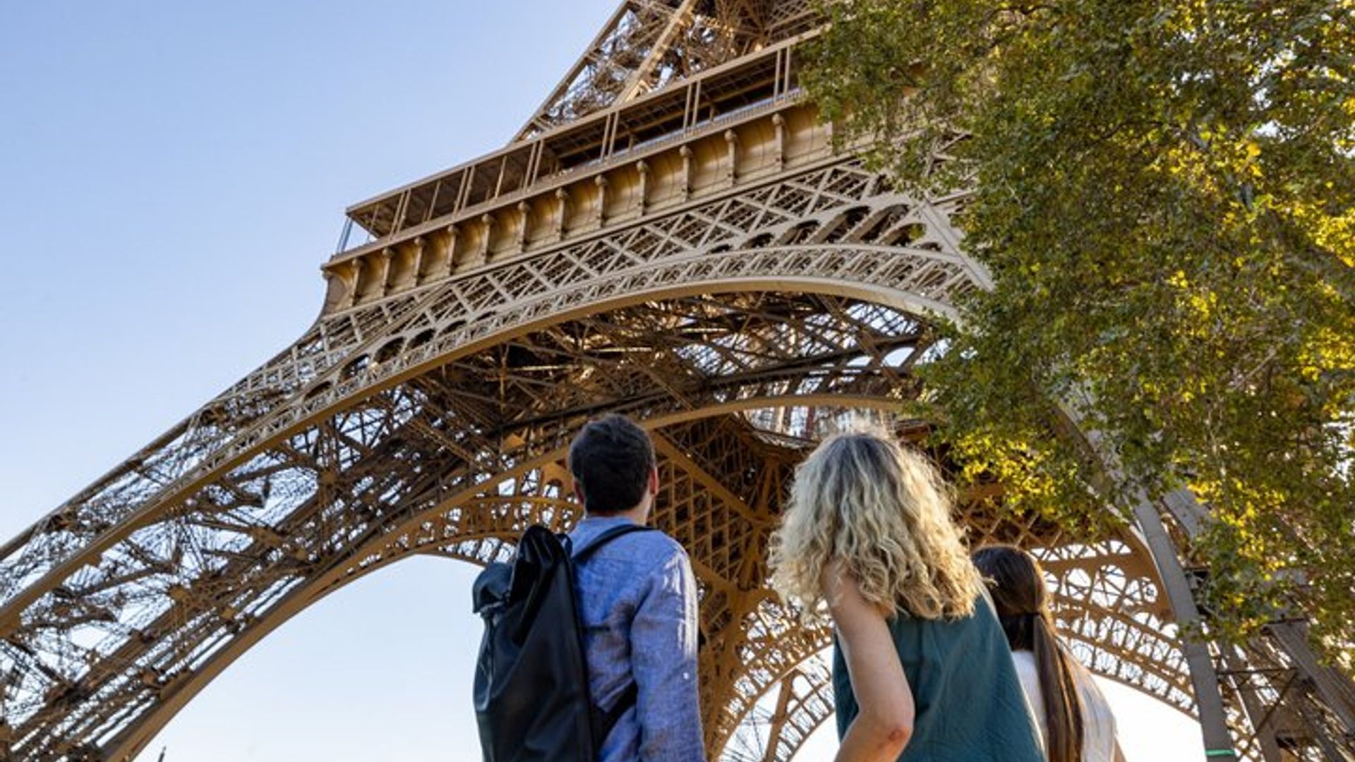 Paris: Eiffel Tower Summit Ticket and Seine River Cruise