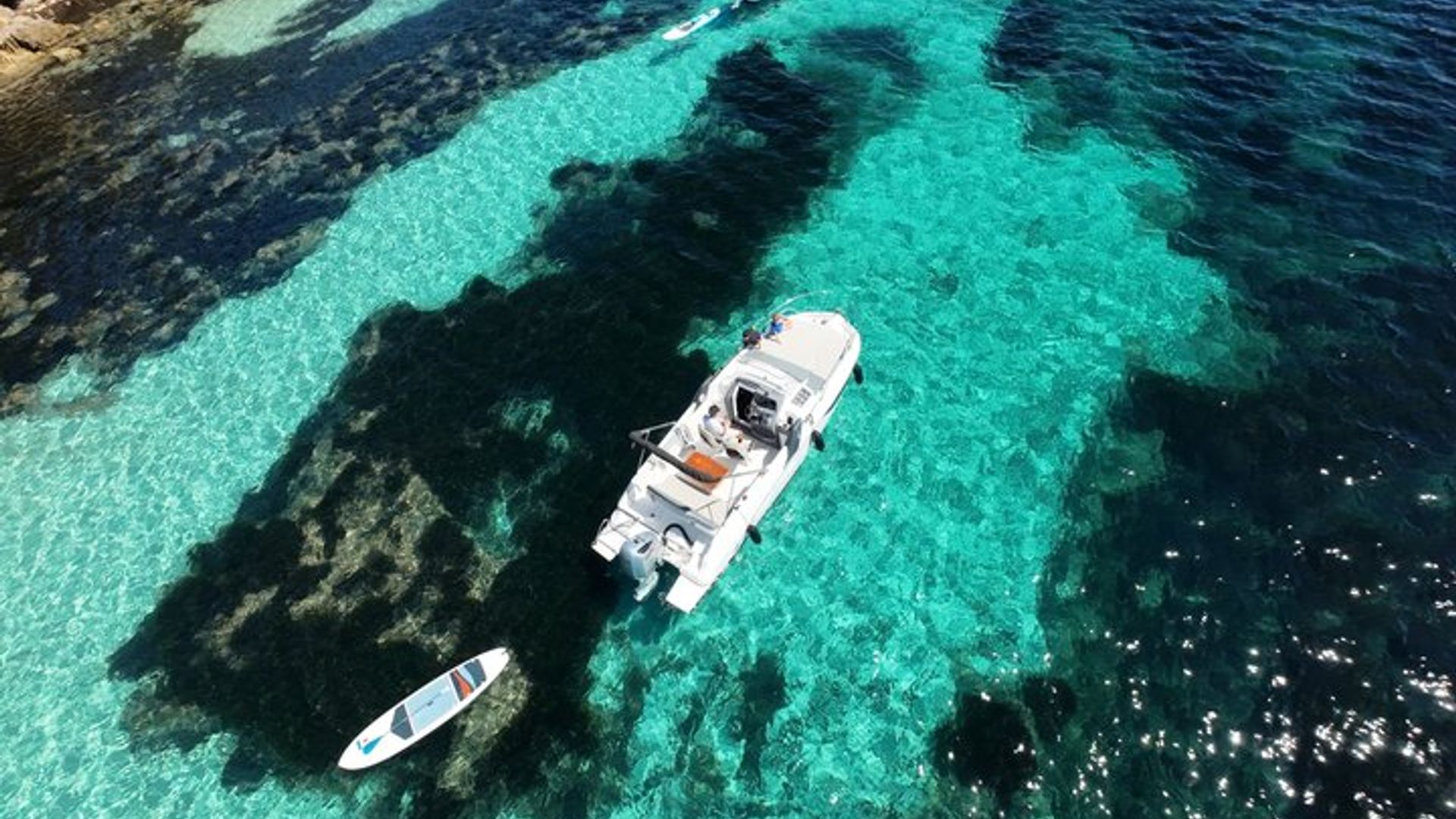 Découvrez les Îles de Lérins et la baie de Cannes en Bateau Privé