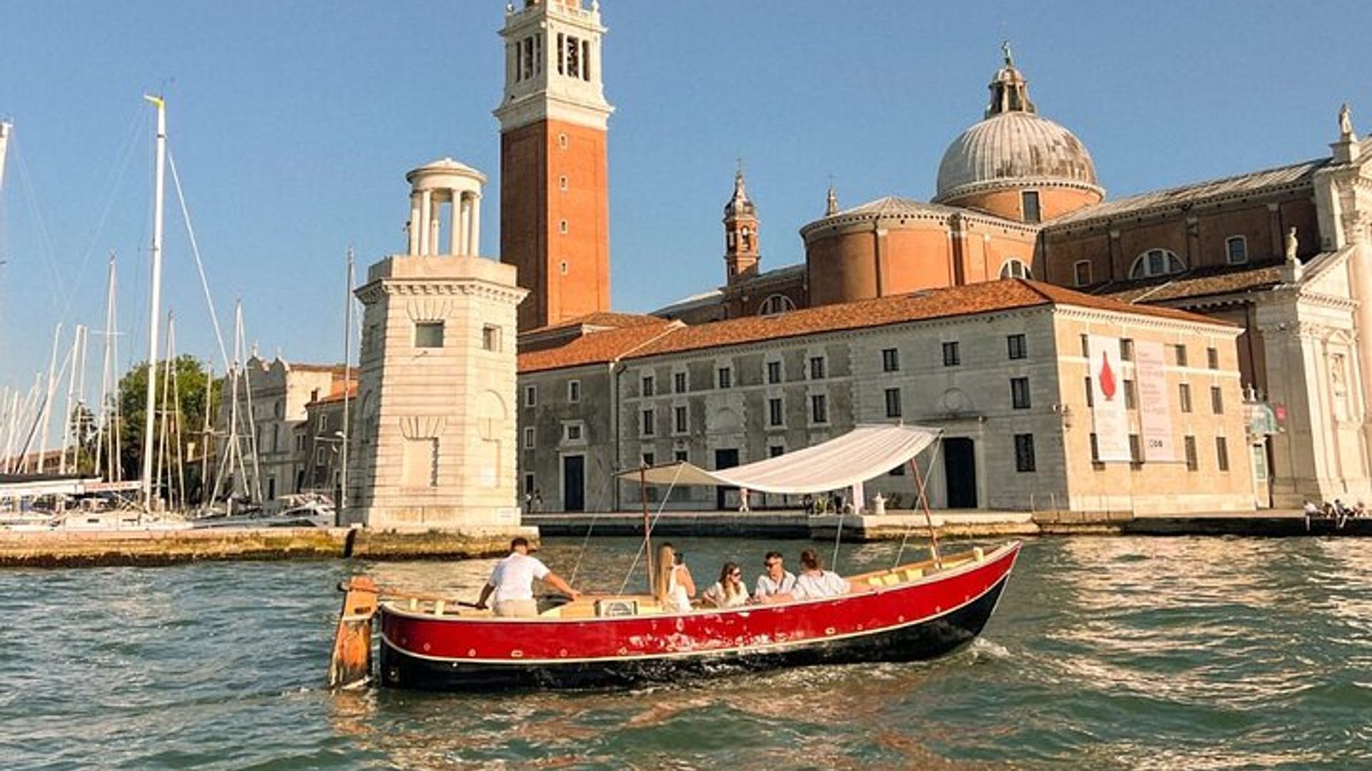 Venice : Private Tour by Typical Boat