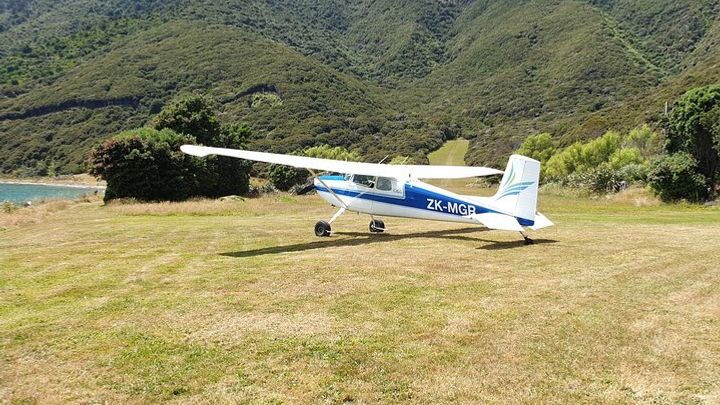 Light Aircraft Tour of the Marlborough Sounds from Picton