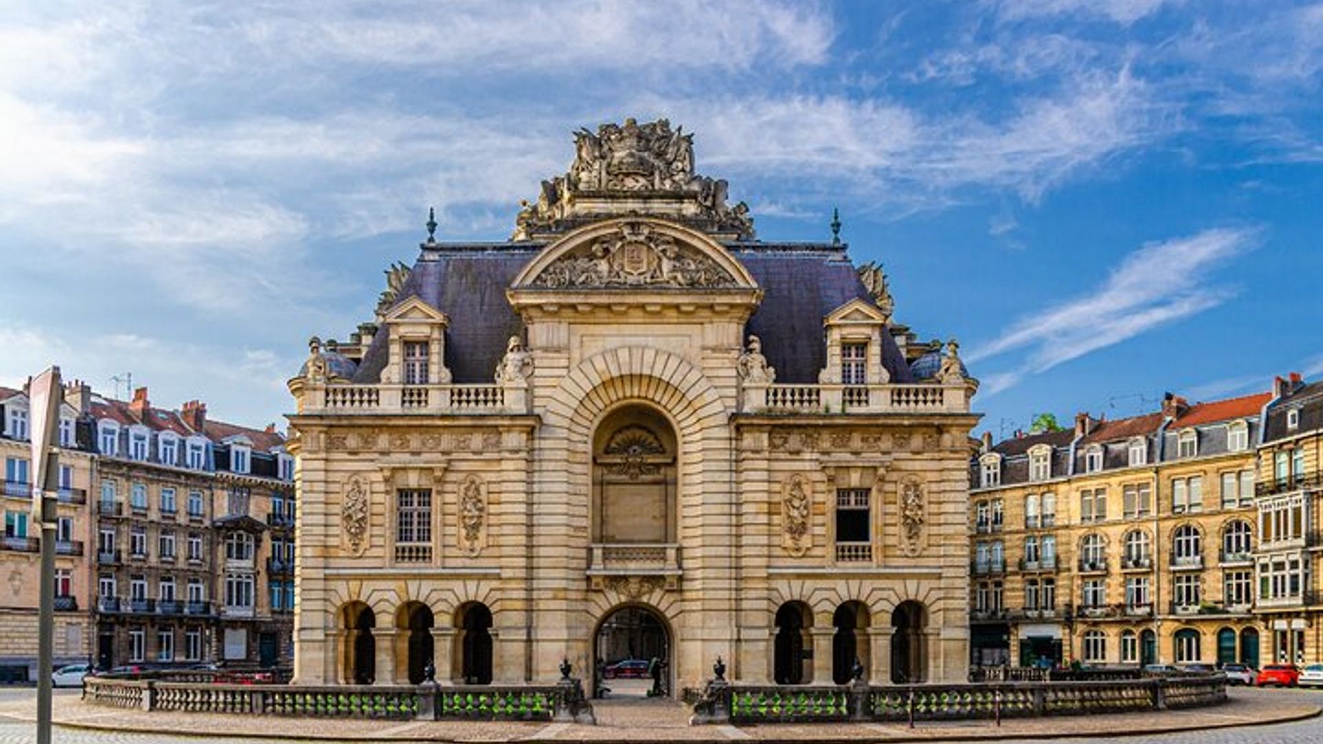 Lille Audio guided walking tour 2h30 and 22 audio commentary