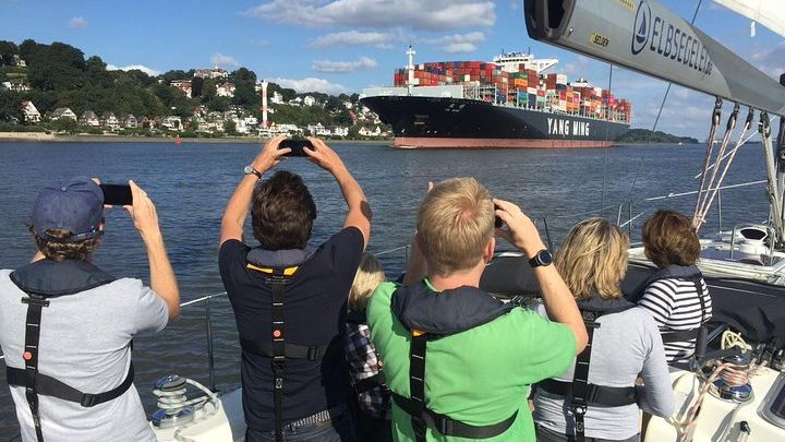 Authentic Sailingtrip "Beyond the Borders of the Port of Hamburg"