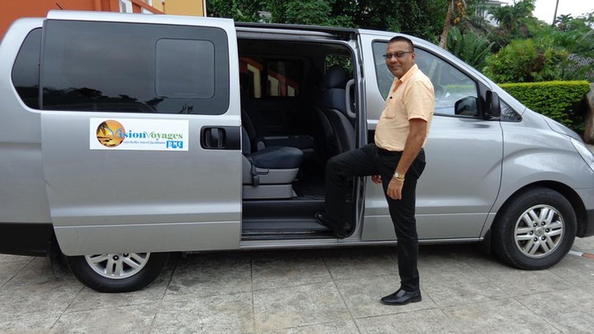 Shared Transfer to Mahe Ferry Terminal from Seychelles Airport