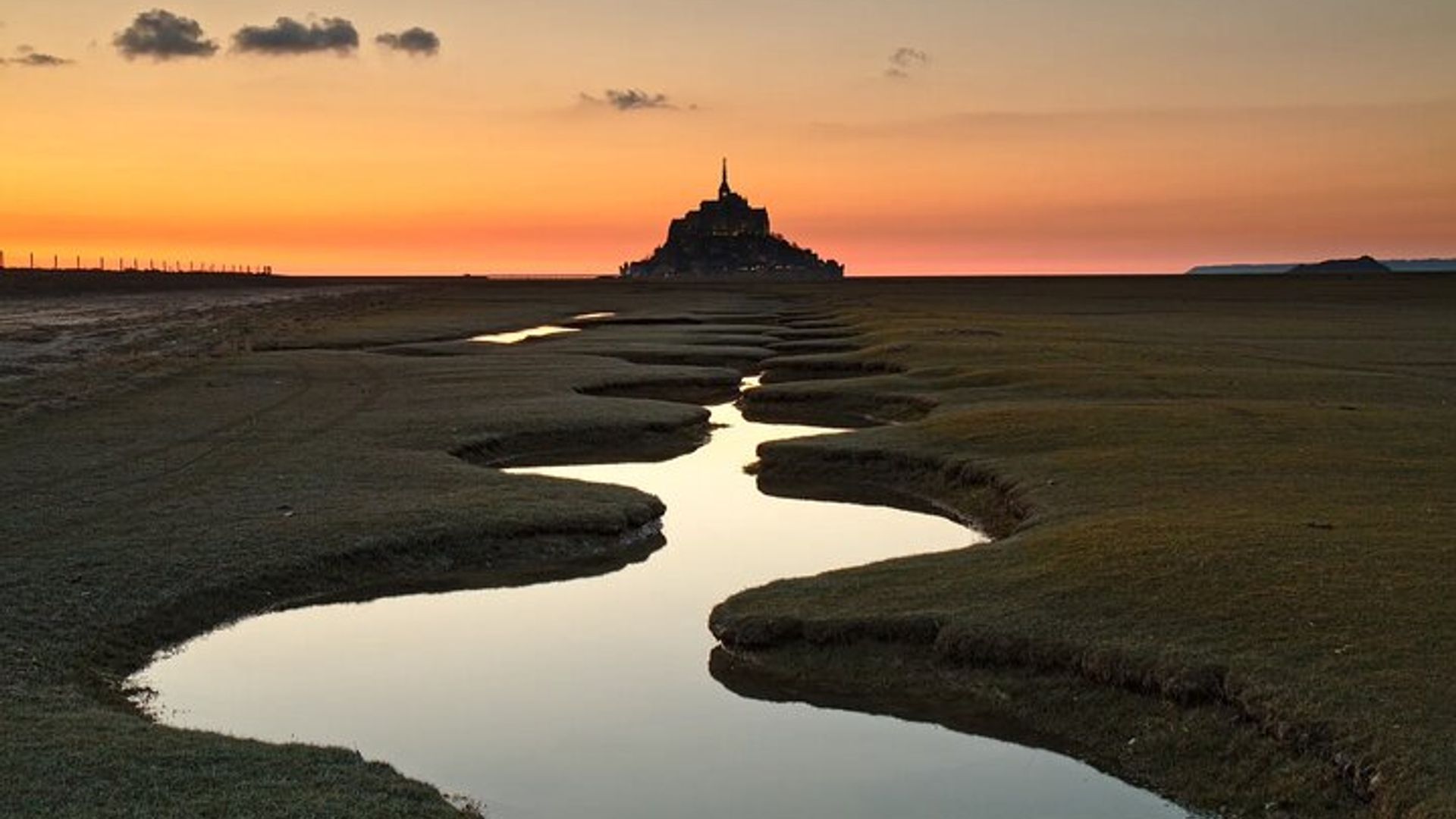 Tour secreto autoguiado - Explora el Monte St Michel y Miss Nothing