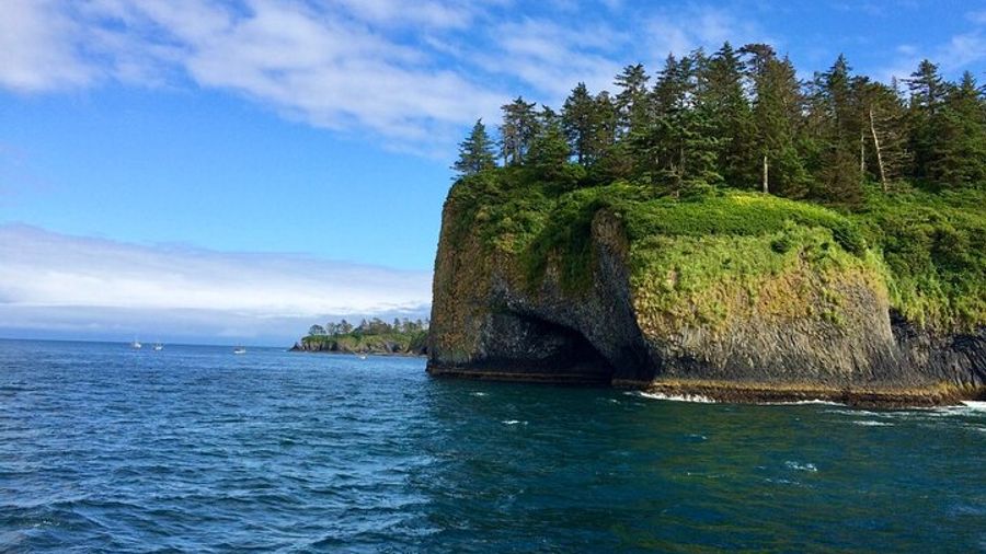 Sitka Private Scenic Boat Tour With Drinks and Snacks Included