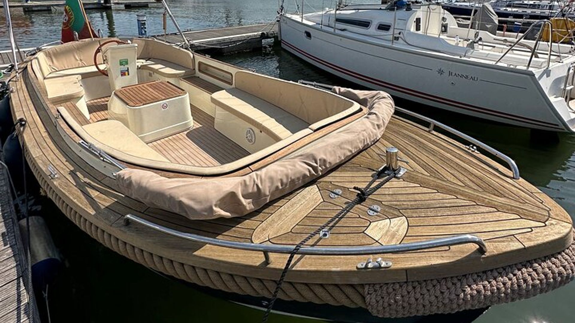 Croisière en bateau du Tage en petit groupe à Lisbonne avec pizza et bar ouvert