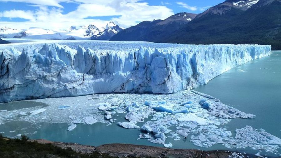 Perito Moreno Glacier Day Trip with Optional Boat Ride from El Calafate
