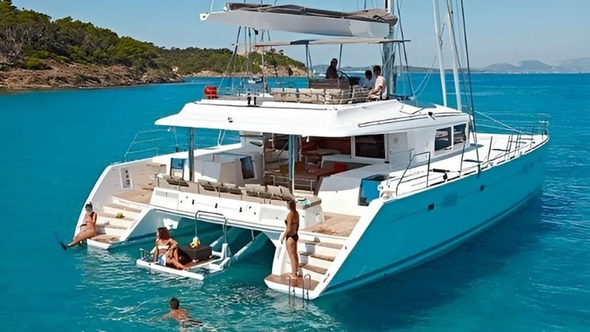 A full-day Maddalena catamaran tour, with lunch