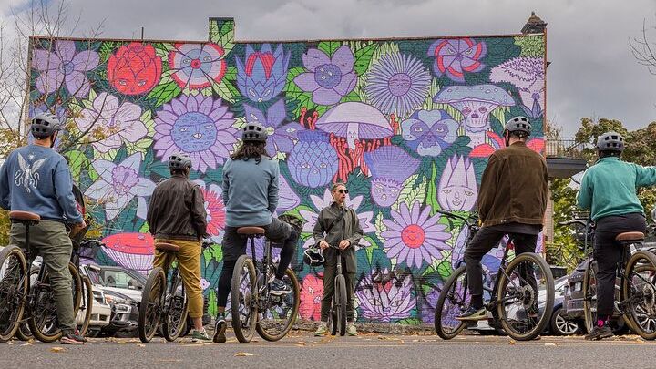Montreal Neighborhoods Small-Group Bike Tour