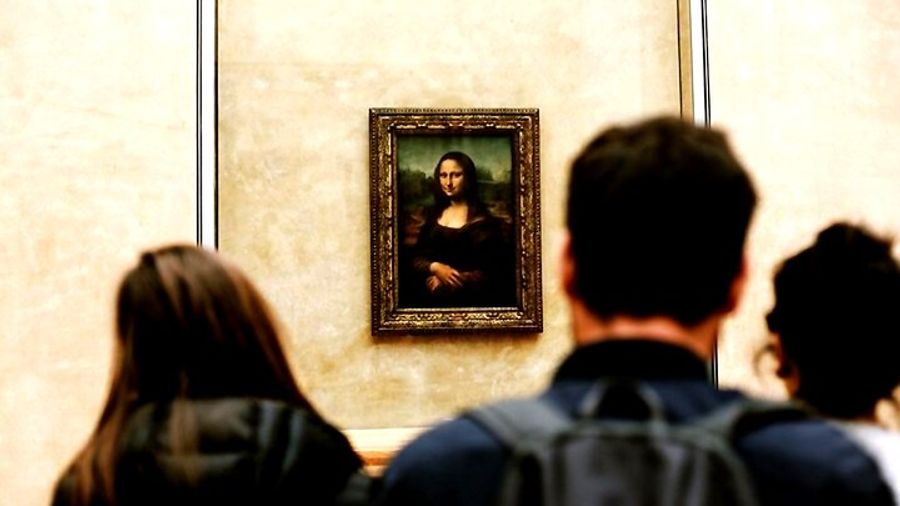 Paris Highlights Small-Group Walking Tour With Louvre Tour