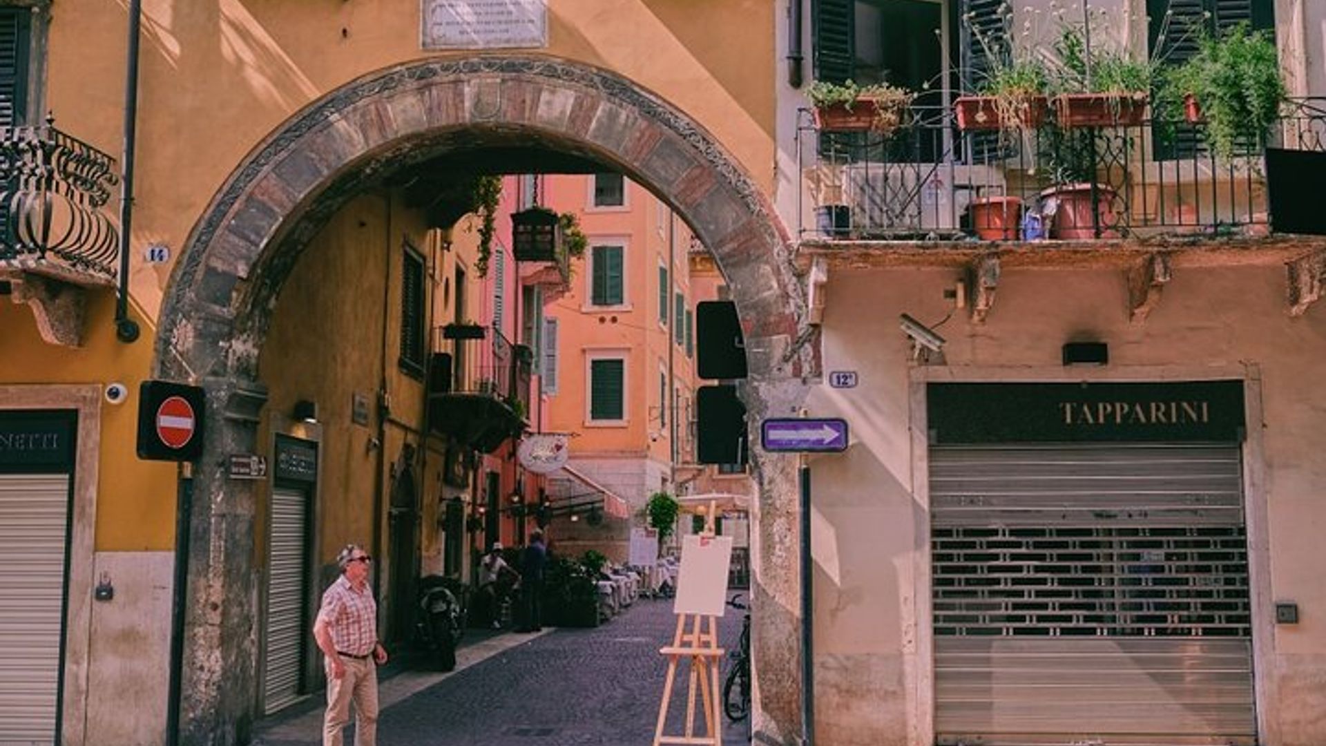 Fascinating Verona - a private tour with a local
