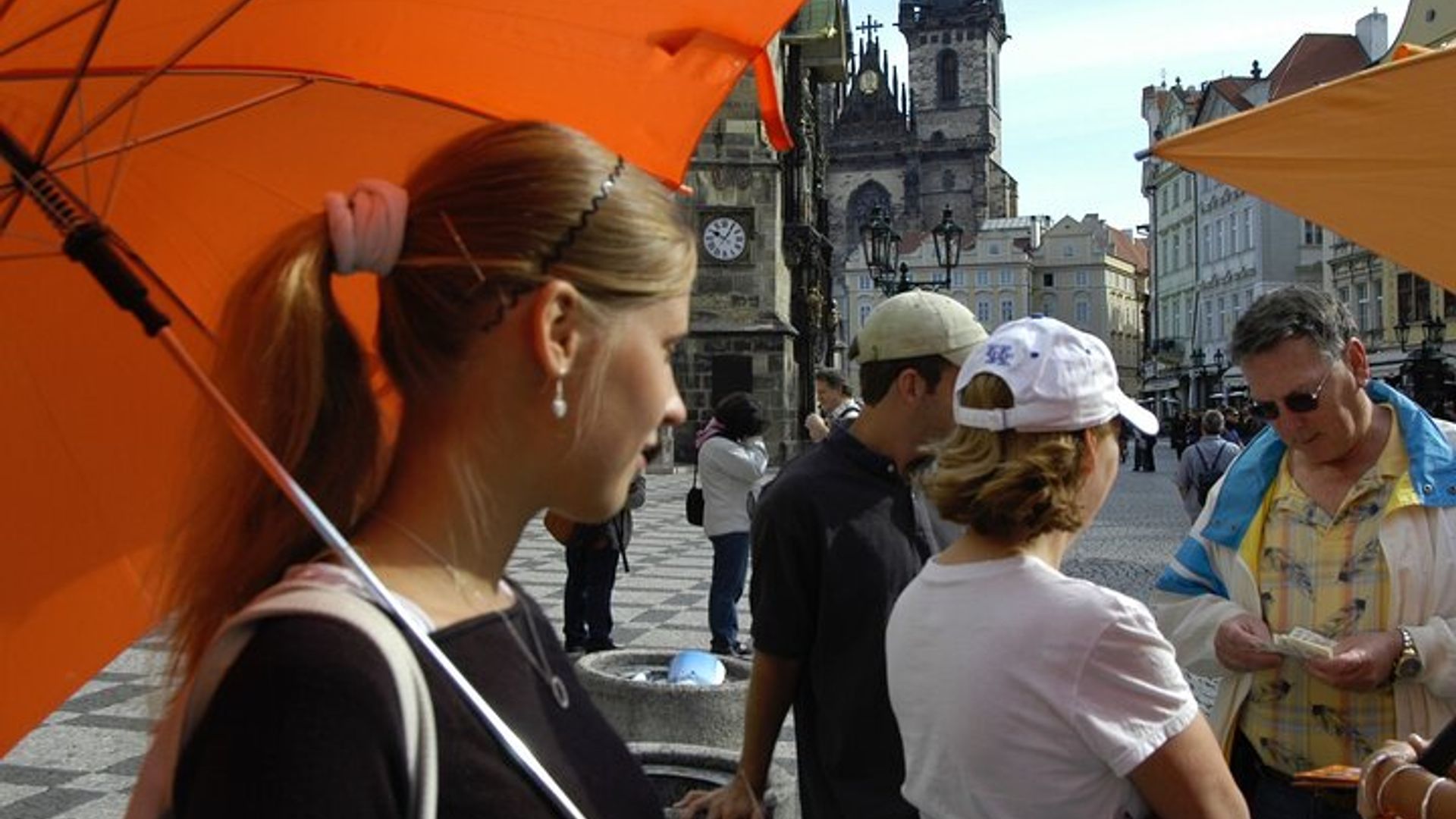 Prague Guided Tour with Lunch, Boat Trip, and Hotel Pickup