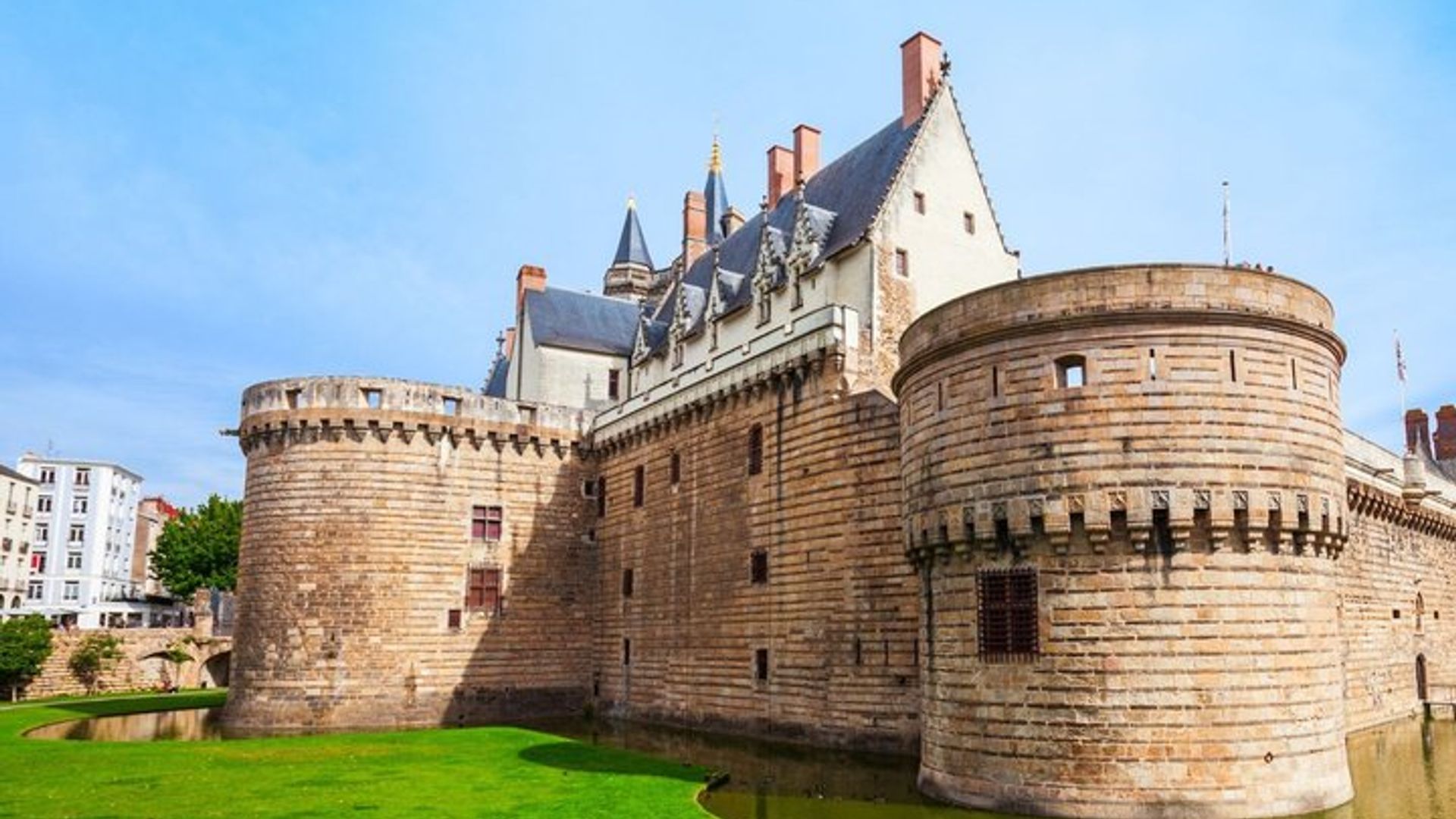 Nantes búsqueda del tesoro & Highlights tour a pie autoguiado