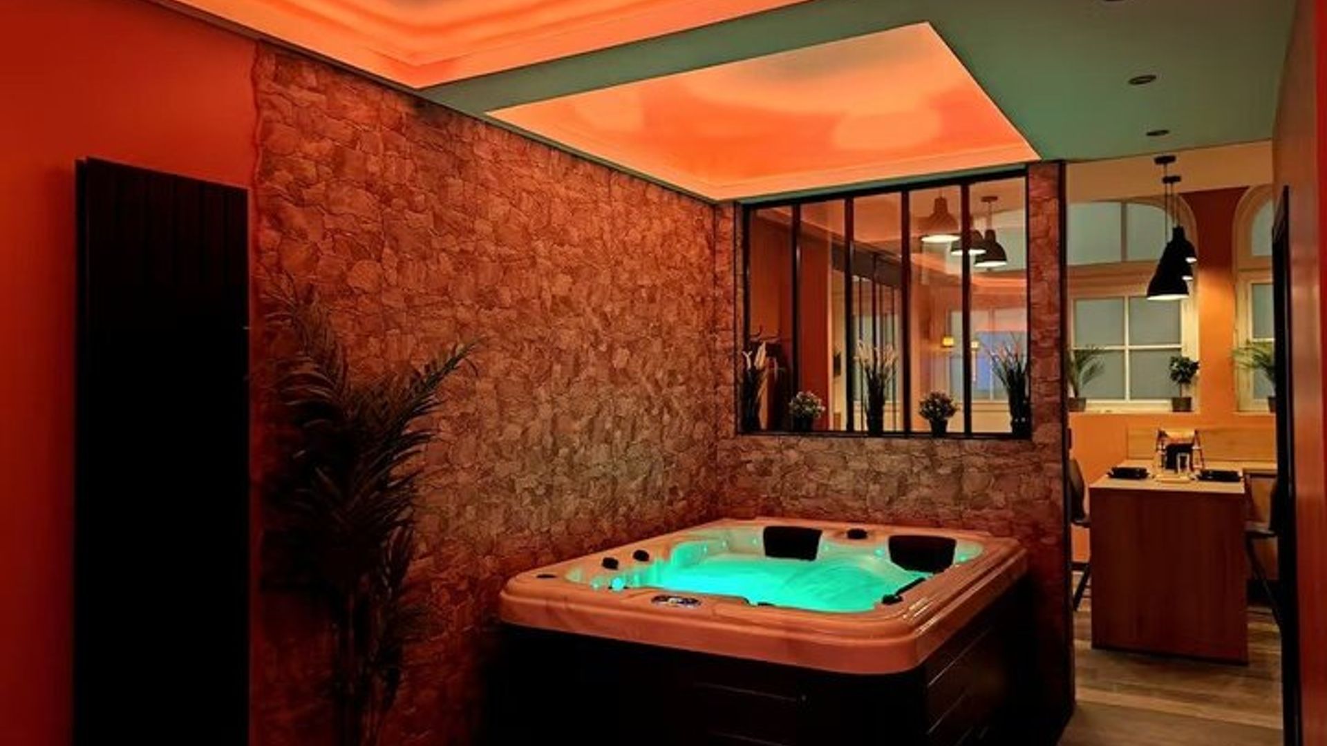 Private Spa and Jacuzzi Apartment and Infrared Sauna Arras Centre