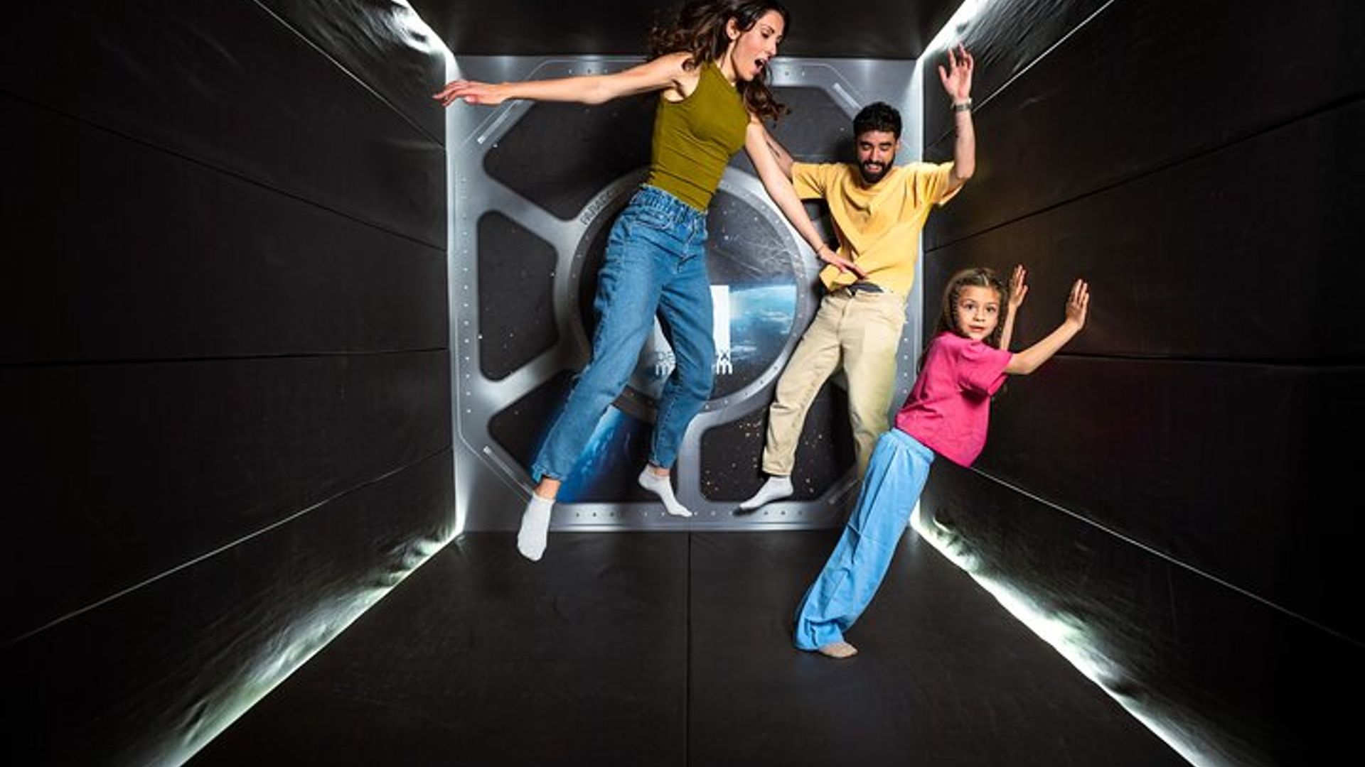 Barcelona: Paradox Museum Pass With Snacks and Drinks