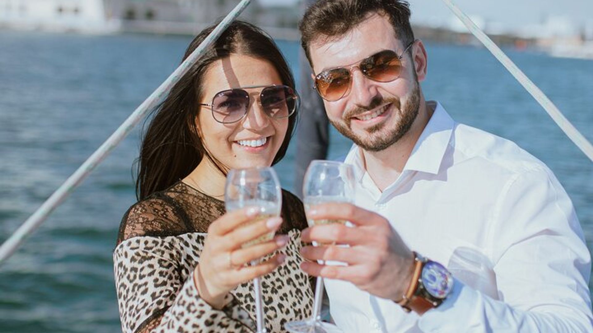 Barcelona: Private One-Hour Boat Trip WIth Cava and Snacks