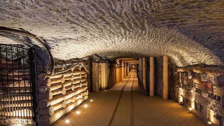 Skip-the-line ticket and guided tour to Wieliczka Salt Mine