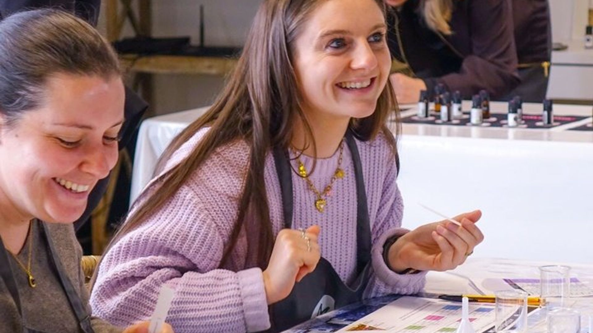 Taller de creación de perfumes personalizados entre Nîmes y Arles