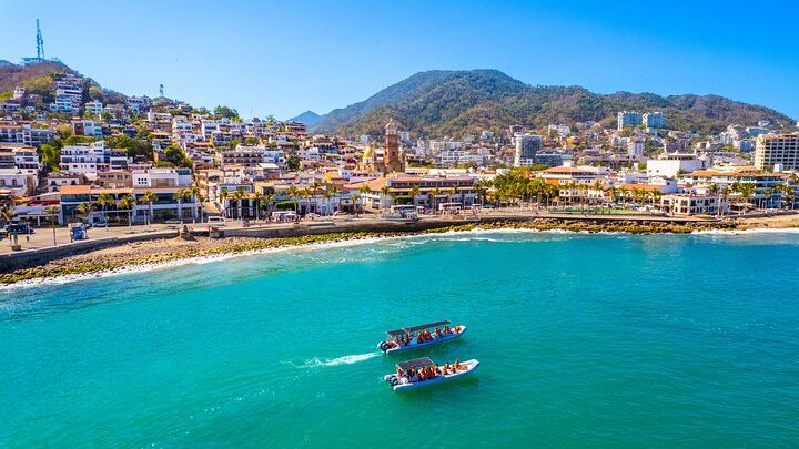 Puerto Vallarta: Los Veranos Zipline Tour & Speedboat Ride: