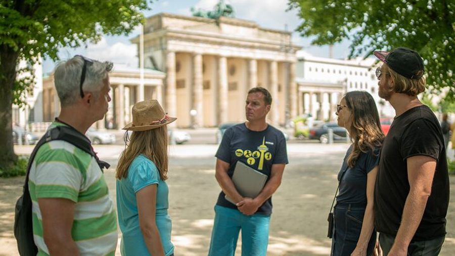 Berlin Historical Walking Tour: Highlights and Hidden Sites